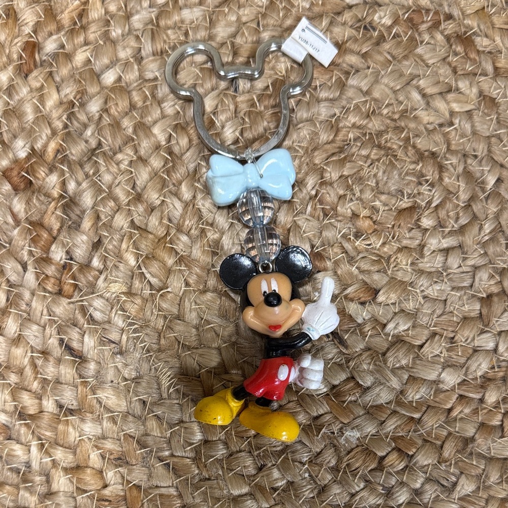 Disney Mickey Mouse Key Holder, Key Chain & Pen Bundle 🐭 - Picture 4 of 5